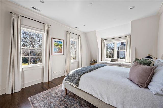 111 Park Avenue, Wilmette, IL 60091