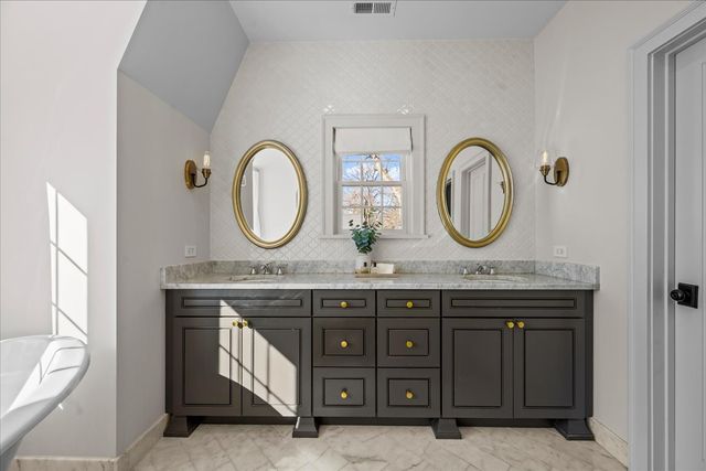 111 Park Avenue, Wilmette, IL 60091