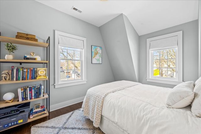 111 Park Avenue, Wilmette, IL 60091