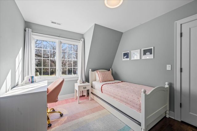 111 Park Avenue, Wilmette, IL 60091