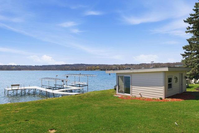 N26W30183 Maple AVENUE, Pewaukee, WI 53072