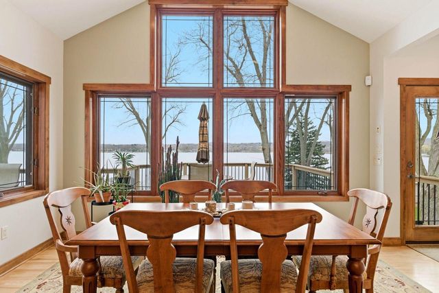 N26W30183 Maple AVENUE, Pewaukee, WI 53072