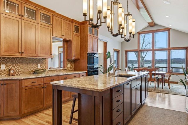 N26W30183 Maple AVENUE, Pewaukee, WI 53072