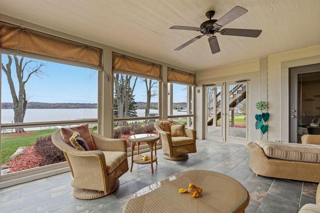 N26W30183 Maple AVENUE, Pewaukee, WI 53072