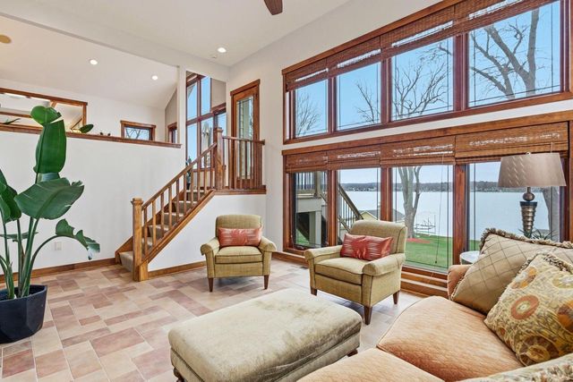 N26W30183 Maple AVENUE, Pewaukee, WI 53072