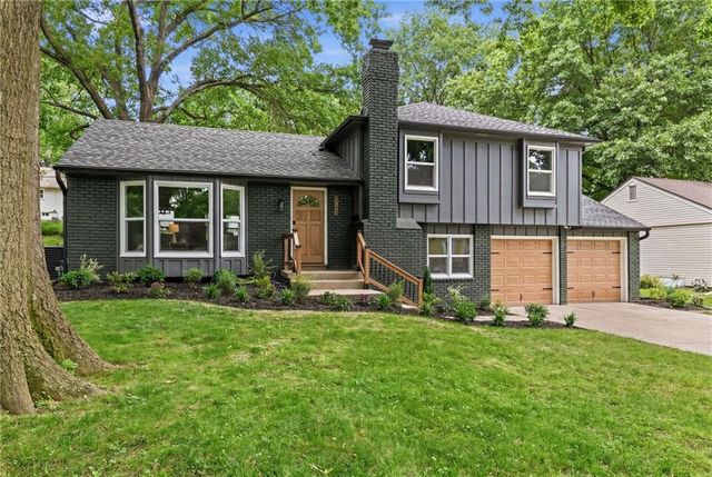 9724 Slater Lane, Overland Park, KS 66212