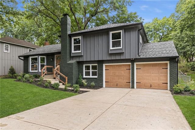 9724 Slater Lane, Overland Park, KS 66212