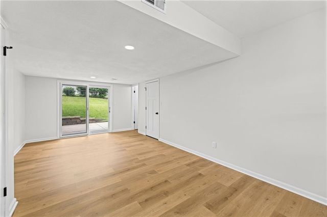 9724 Slater Lane, Overland Park, KS 66212