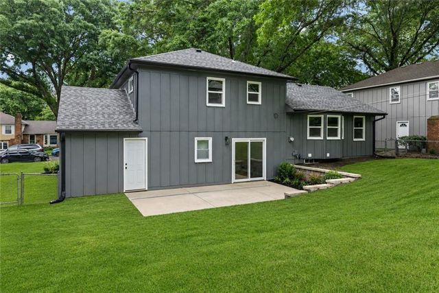 9724 Slater Lane, Overland Park, KS 66212