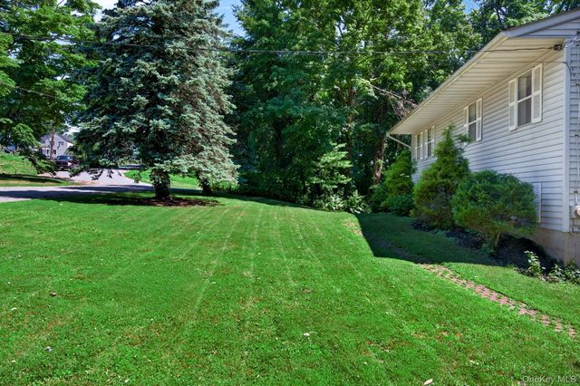 2 Verven Road, Poughkeepsie, NY 12603