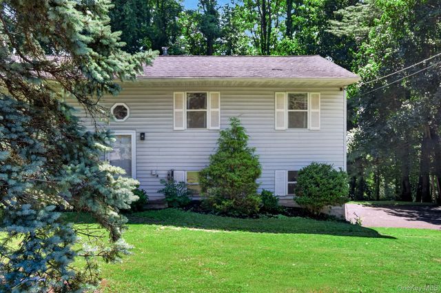 2 Verven Road, Poughkeepsie, NY 12603