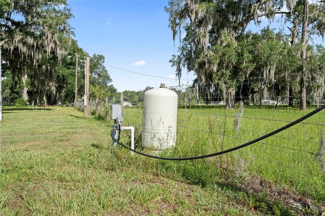 37952 CRYSTAL WAY, Dade City, FL 33523