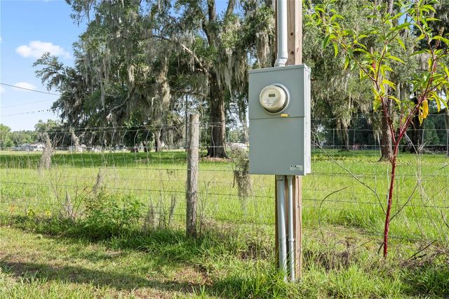 37952 CRYSTAL WAY, Dade City, FL 33523
