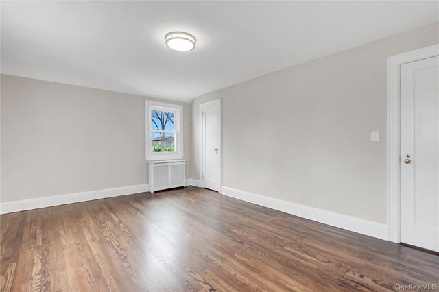 31 Carol Street, Lynbrook, NY 11563