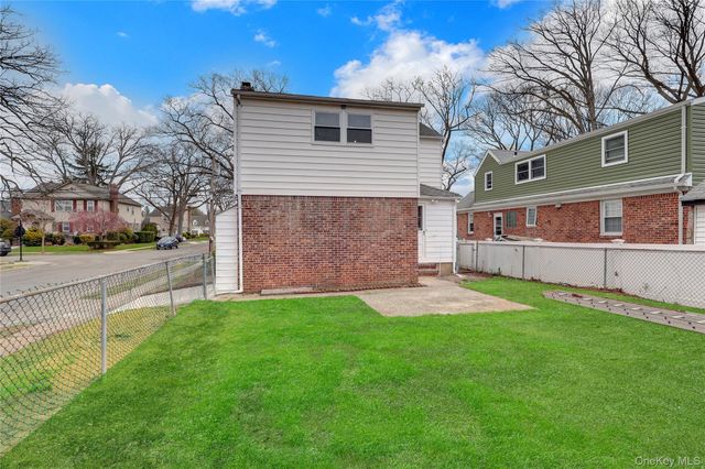 31 Carol Street, Lynbrook, NY 11563