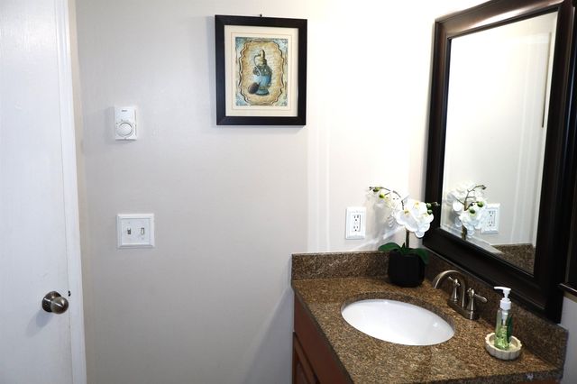 144 Eastern Ave Apt 103, Manchester, NH 03104
