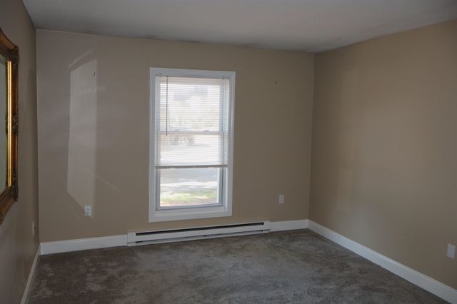 144 Eastern Ave Apt 103, Manchester, NH 03104
