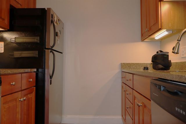 144 Eastern Ave Apt 103, Manchester, NH 03104