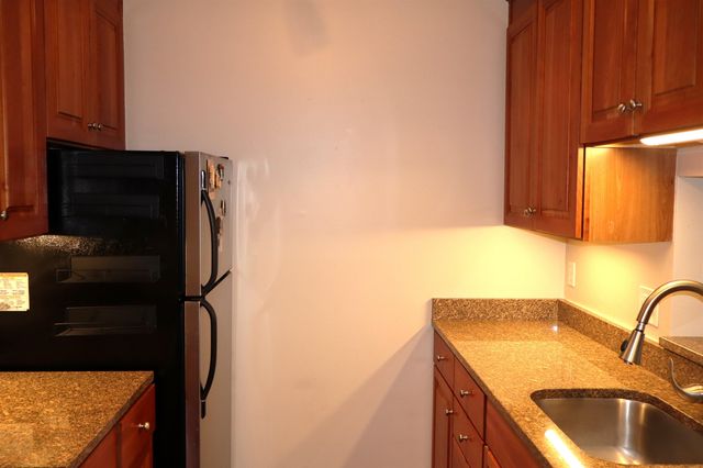 144 Eastern Ave Apt 103, Manchester, NH 03104