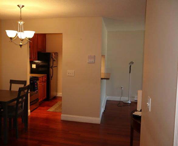 144 Eastern Ave Apt 103, Manchester, NH 03104