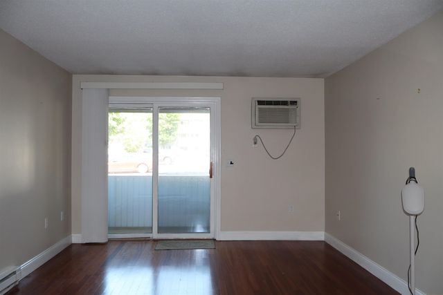 144 Eastern Ave Apt 103, Manchester, NH 03104