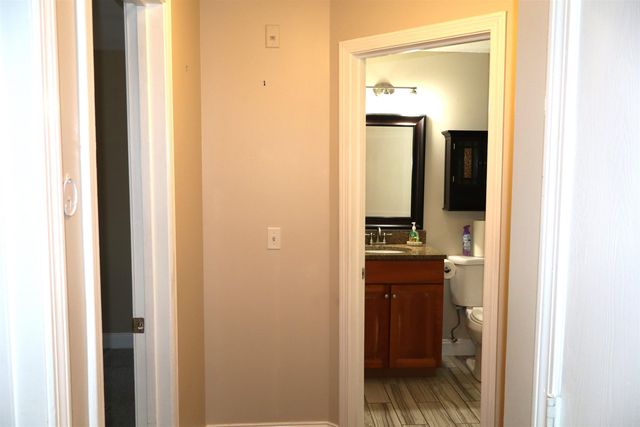 144 Eastern Ave Apt 103, Manchester, NH 03104
