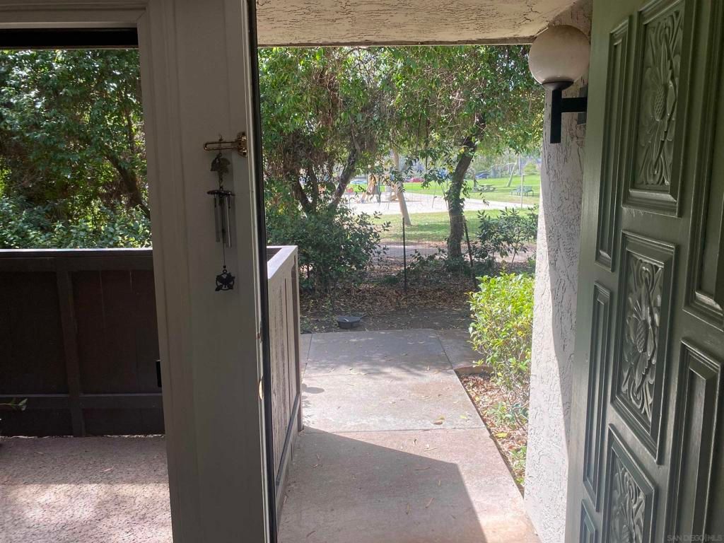 8348 VIA SONOMA E, La Jolla, CA 92037 — exterior