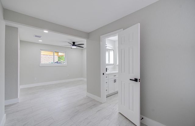 9259 Richland Drive, Houston, TX 77078