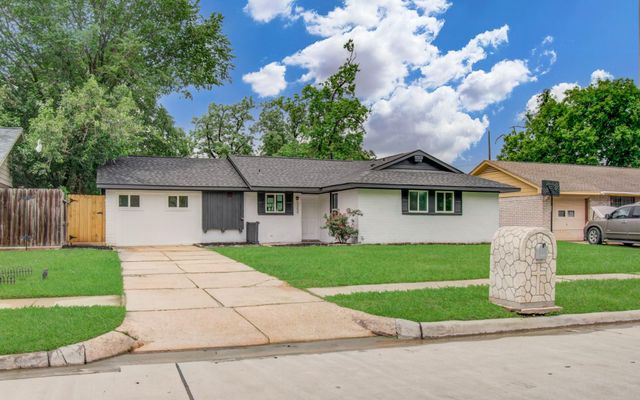 9259 Richland Drive, Houston, TX 77078