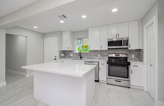 9259 Richland Drive, Houston, TX 77078