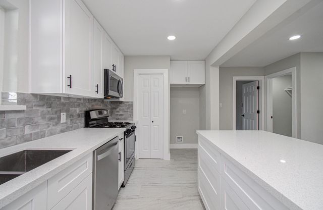 9259 Richland Drive, Houston, TX 77078