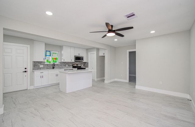 9259 Richland Drive, Houston, TX 77078