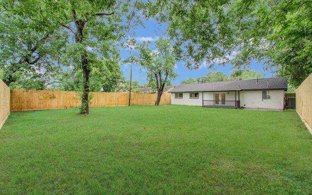 9259 Richland Drive, Houston, TX 77078