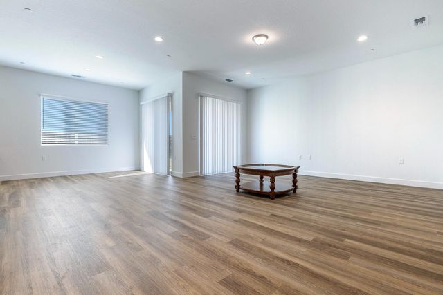 2078 N Laverne Avenue, Fresno, CA 93727