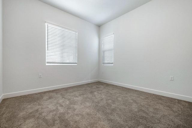 2078 N Laverne Avenue, Fresno, CA 93727