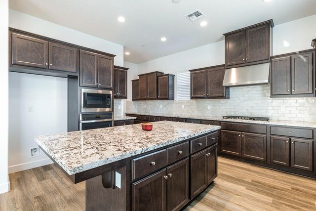 2078 N Laverne Avenue, Fresno, CA 93727