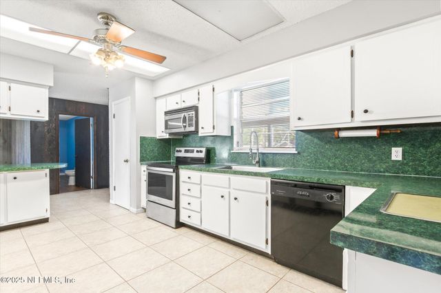 351 UNION Avenue, Crescent City, FL 32112