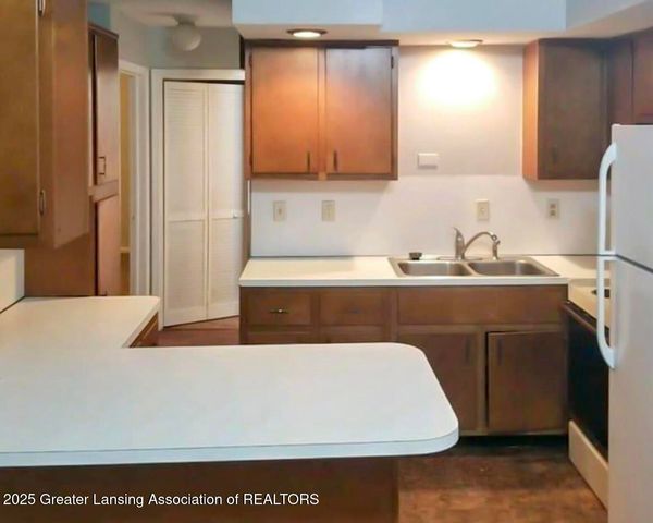 502 S East Street, Eaton Rapids, MI 48827