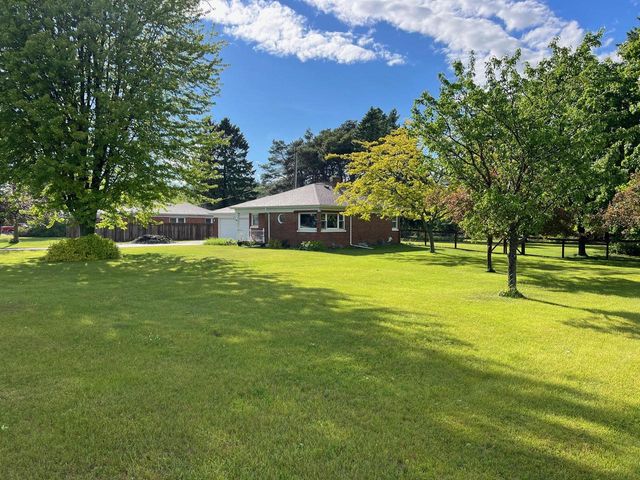 3016 Memorial DRIVE, Two Rivers, WI 54241