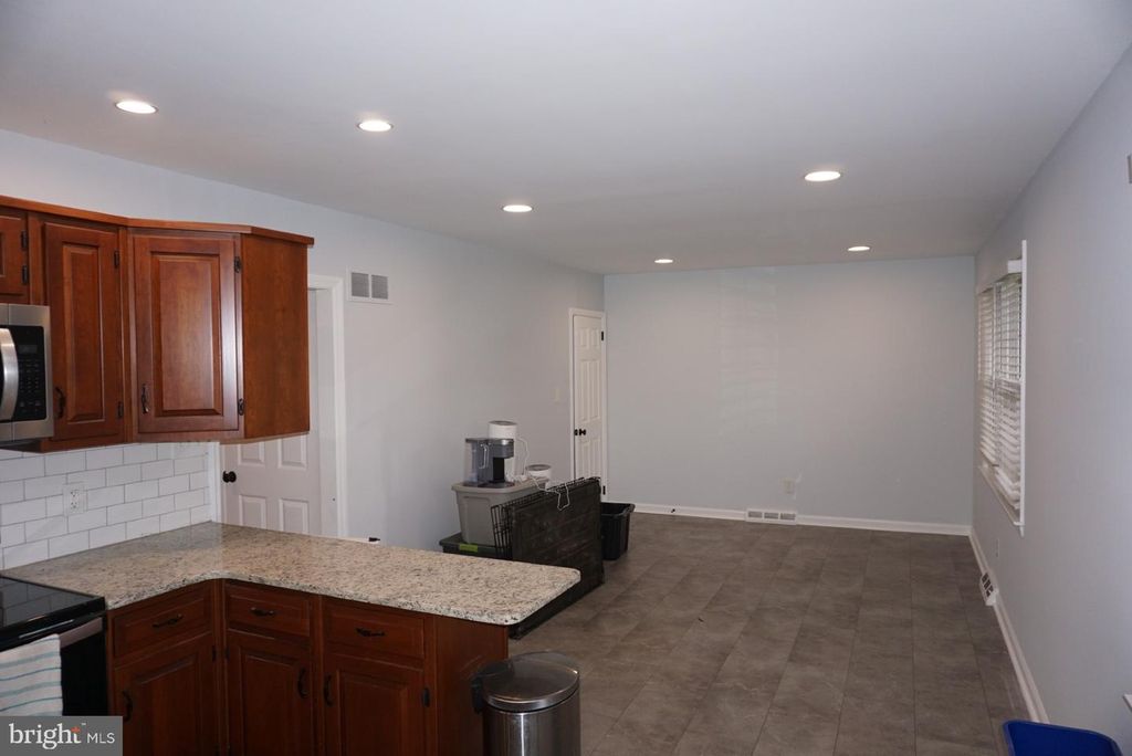 2615 LONGFELLOW DR, Wilmington, DE 19808