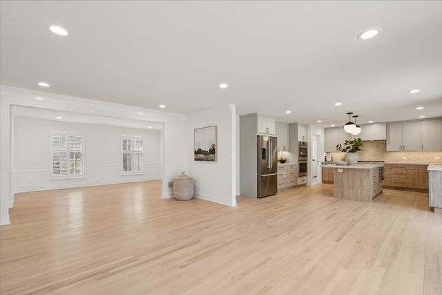 45 E Mallard Lane, Lake Forest, IL 60045