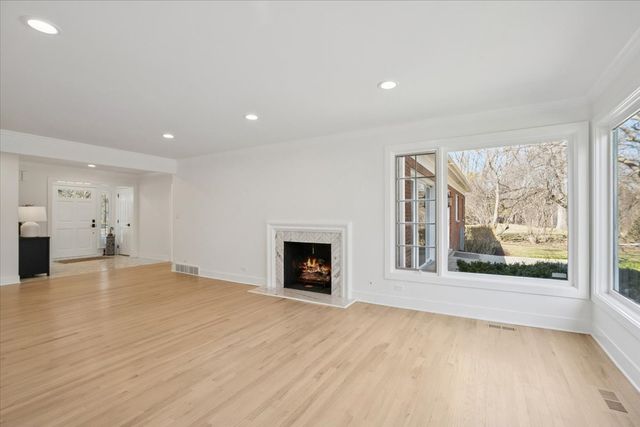 45 E Mallard Lane, Lake Forest, IL 60045