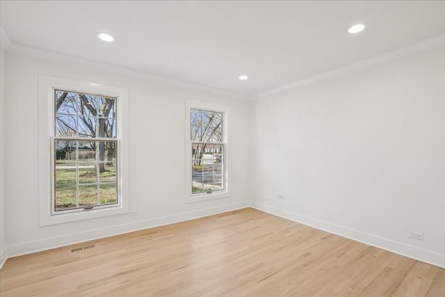 45 E Mallard Lane, Lake Forest, IL 60045