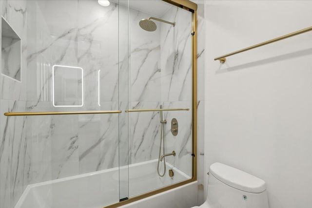 45 E Mallard Lane, Lake Forest, IL 60045