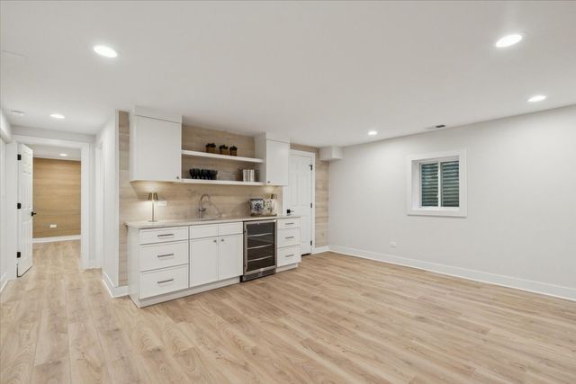 45 E Mallard Lane, Lake Forest, IL 60045