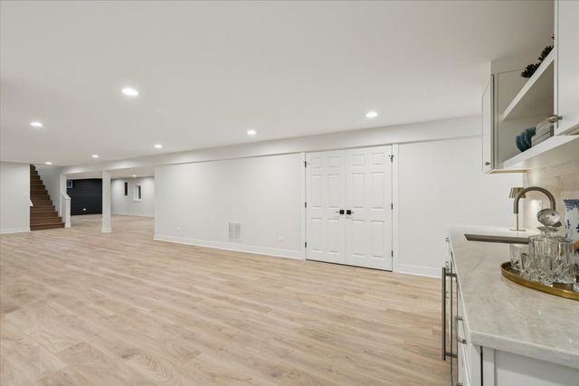 45 E Mallard Lane, Lake Forest, IL 60045