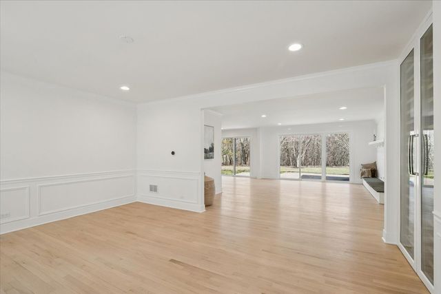 45 E Mallard Lane, Lake Forest, IL 60045