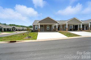 1502 28th Street Lane SE, Hickory, NC 28602