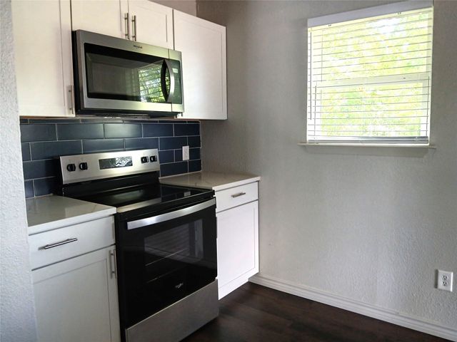 242 AUTUMN WOOD Trail, Gun Barrel City, TX 75156