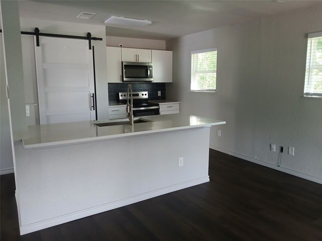 242 AUTUMN WOOD Trail, Gun Barrel City, TX 75156